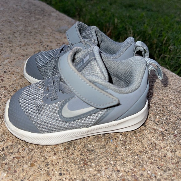 Toddler Nikes 4C - Picture 2 of 6